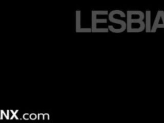 Lesbianx olho rolling lésbica orgasmo