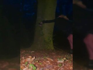 Hotwife cuffed към дърво докато навън догинг, ххх филм 9а | xhamster