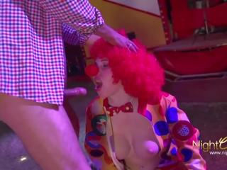 Im zirkus conny fickt 巢穴 小丑, 自由 高清晰度 性别 视频 52