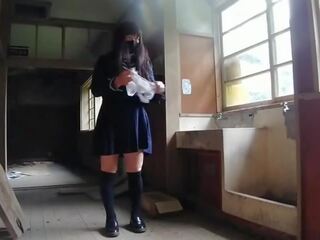 Netīras saspraude masturbācija uz an abandoned skola honoka sengoku
