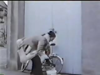 Orang peranchis percintaan 1974: orang peranchis mobile seks filem klip cf