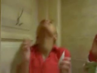 Nudo francese lassie su discoteca toilette